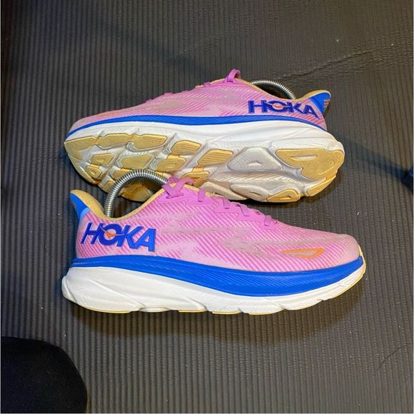 HOKA ONE ONE CLIFTON 9 - Women’s Running Shoes - SIZE 8.5B - Picture 8 of 11